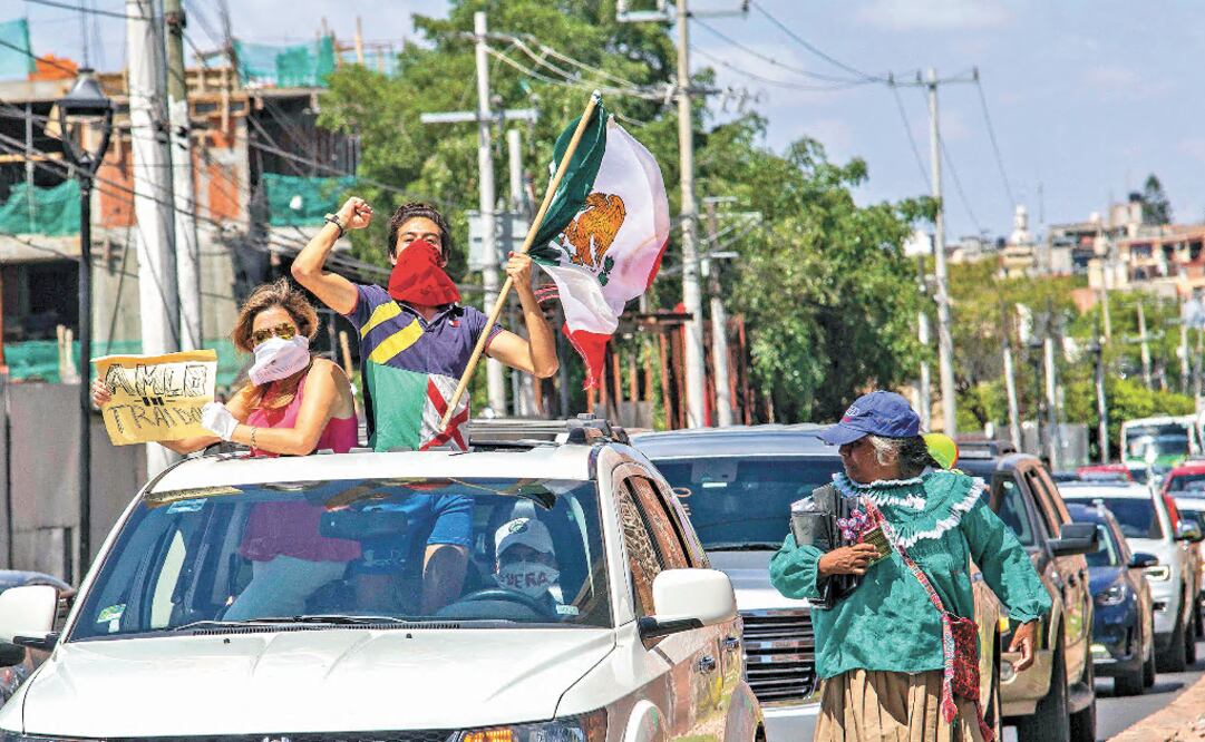 Yesterday, some protestors drove through major cities to protest against President López Obrador - Photo: Demian Chávez/EL UNIVERSAL