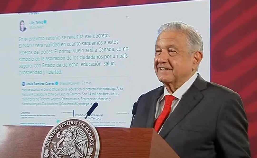 El presidente López Obrador exhibió un mensaje que la senadora de Acción Nacional escribió tras la inauguración del AIFA. Foto: Captura de pantalla