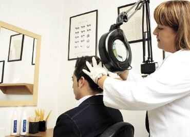 Los tipos de calvicie que se presenta en hombres y mujeres