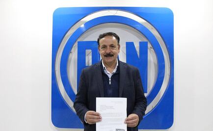 José Luis Durán Reveles se registra para dirigir el PAN mexiquense