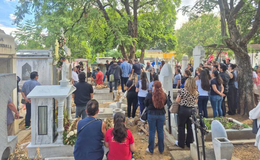 Sepultan a Amy Navarrete, excandidata del PVEM en Matías Romero, Oaxaca; no reportan avances en la investigación.
(10/09/26)
Foto: Juan Carlos Zavala.
