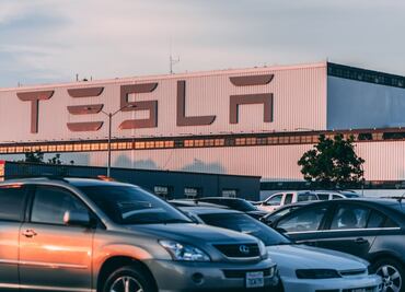 Conflicto laboral en Tesla llega a Dinamarca; sindicato transportista entra en conflicto solidario