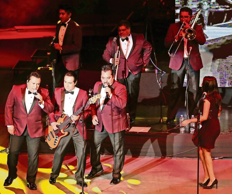 Durante hora y media interpretaron sus éxitos en nuevas versiones (ALEJANDRO ACOSTA. EL UNIVERSAL Y OCESA)