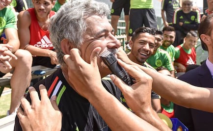 "Tuca" cumple y se quita el bigote