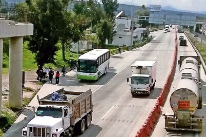 Advierten riesgo en paradero ilegal de la México-Querétaro