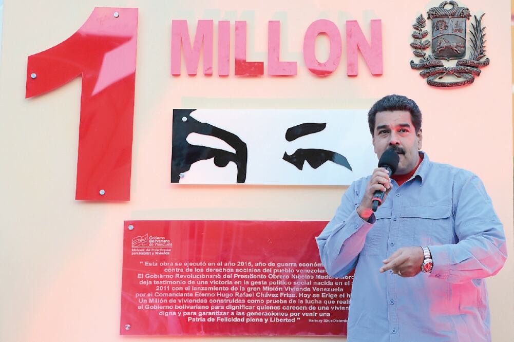 Nicolás Maduro, durante un discurso el 30 de diciembre. El mandatario alega que la oposición ganó las legislativas con “m a ñ a”. La MUD exige respetar resultados (REUTERS)