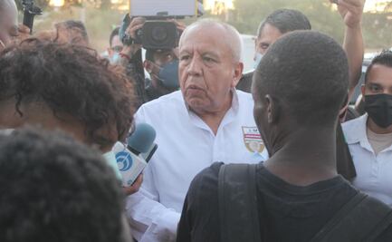 “Hasta en el cielo hay control migratorio”, dice comisionado del INM al visitar campamento de haitianos en Acuña