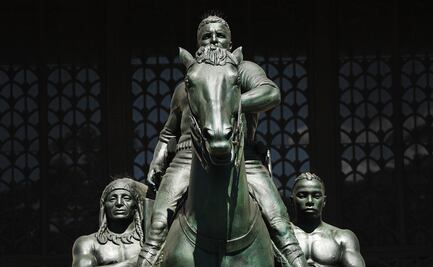 Figuras históricas de EU tiemblan en sus pedestales