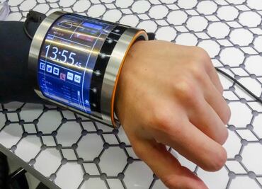 Crean pantalla flexible que se puede usar en la mano