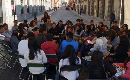 Reanudan protestas alumnos de Derecho de la UABJO