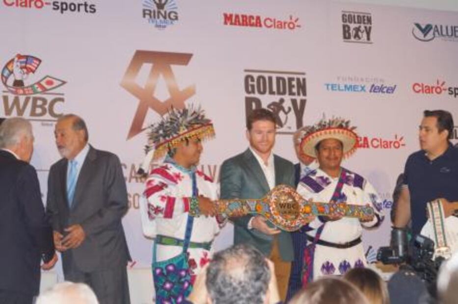 "Canelo" Álvarez recibe título peso medio del CMB y lo postulan al Premio Nacional del Deporte