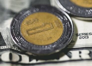 Peso se aprecia frente dólar y cierra en 20.27; bolsas, a la espera de entrada en vigor de aranceles sobre acero y aluminio