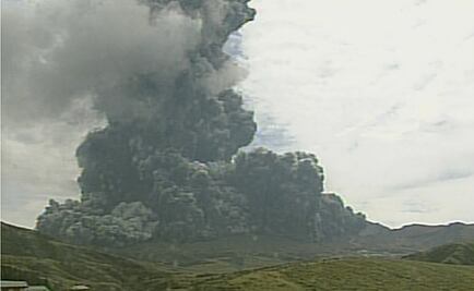 Entra en erupción el Monte Aso en Japón