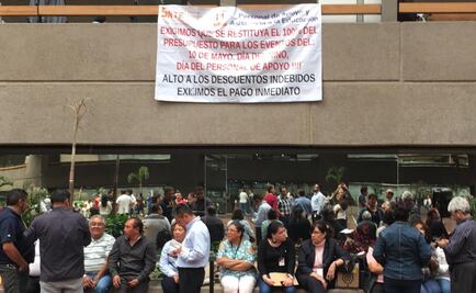 Trabajadores del SNTE exigen pagos por el Día del Niño y Día de la Madre