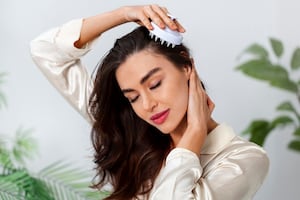 Descubre los beneficios de aplicar romero en el cabello y dale una nueva vida a tu melena