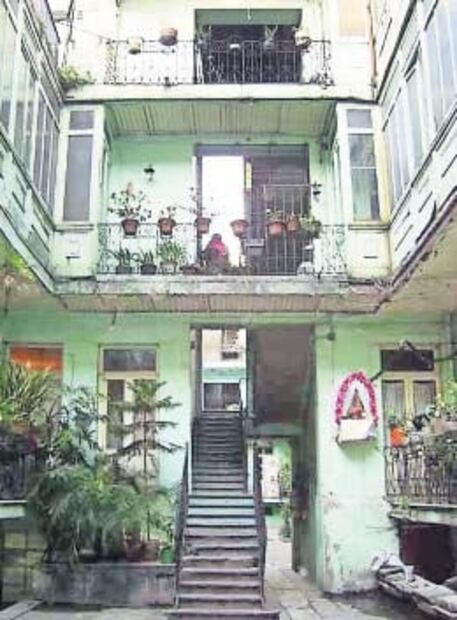 El patio de vecindad, crisol de la sociedad novohispana