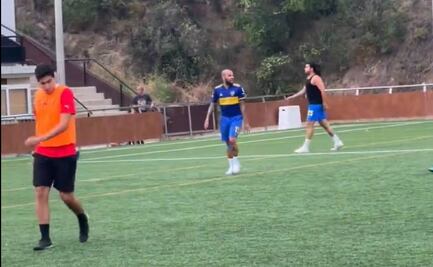 VIDEO: Dani Alves vuelve a la canchas en Barcelona tras salir de prisión