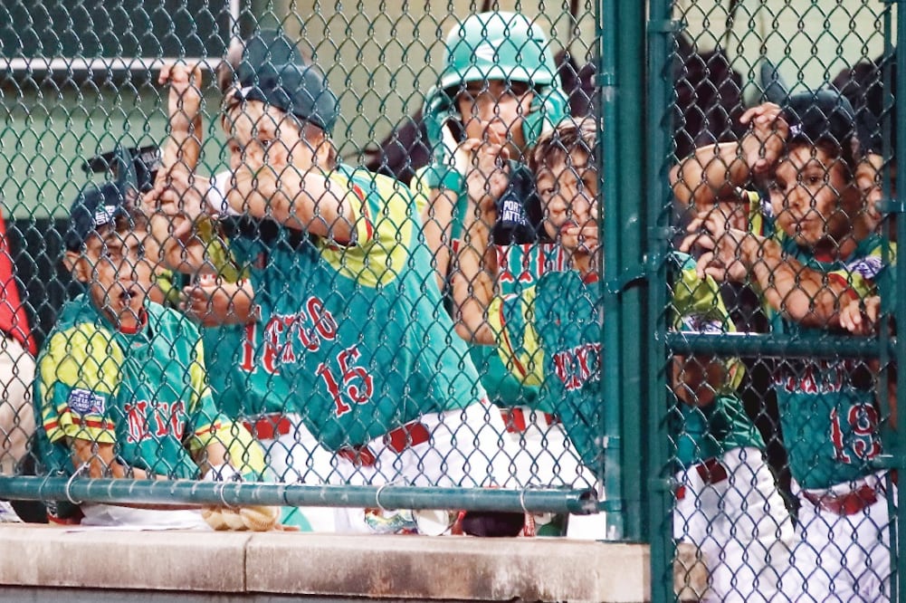Gran desilusión de los pequeños tamaulipecos, tras el juego de ayer. (TOM E. PUSKAR. AP)