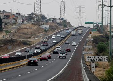 Reportan cierre a la circulación en la México-Querétaro por accidente