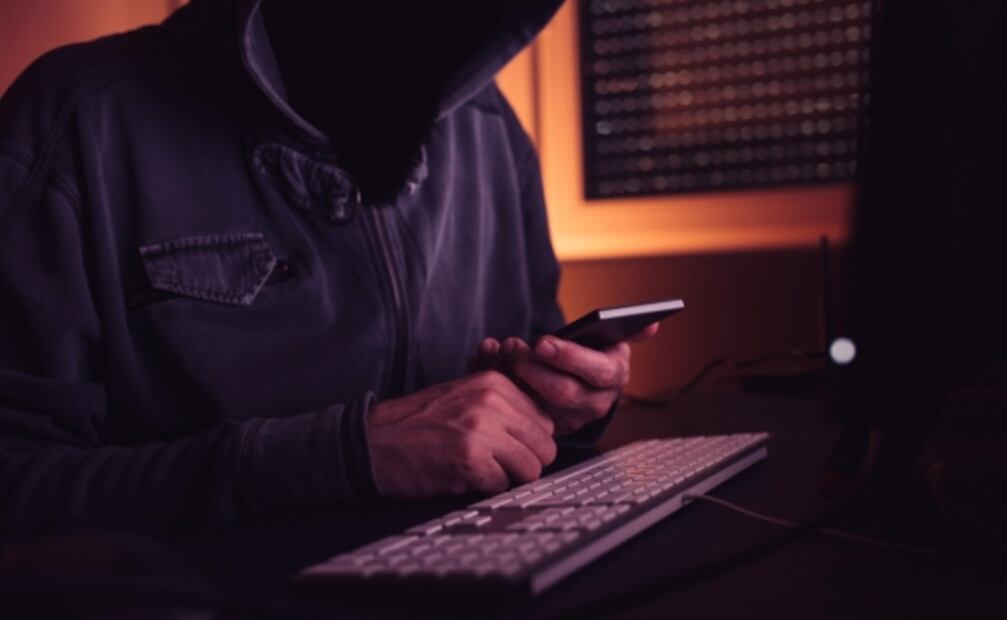 Cómo evitar estafas al buscar trabajo en el extranjero