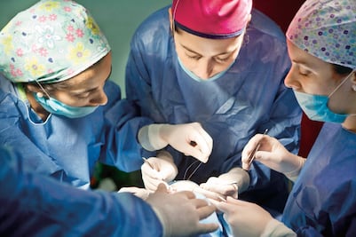 Buscan en Senado acabar con pasantes eternos