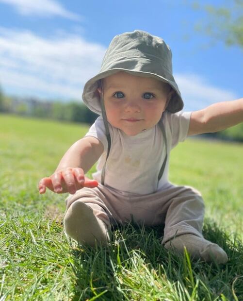 Prometida de Tom Mann, exconcursante de “X Factor”, muere unas horas antes de su boda 