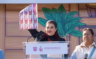 Brugada encabeza entrega de vales Mercomuna a 35 mil beneficiarios; se compromete a duplicar el programa para el próximo año 