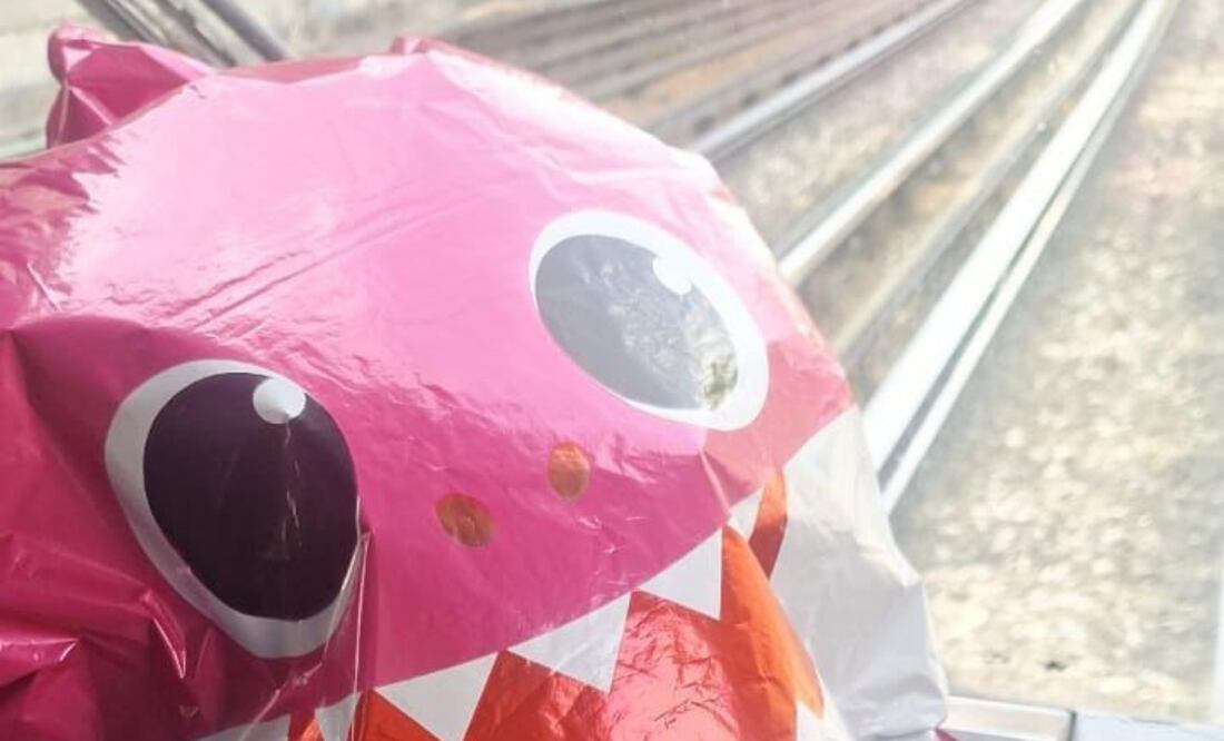 Globo vuela y cae sobre las vías del Metro y atrasa el servicio, 20 de enero de 2025. Foto: Especial