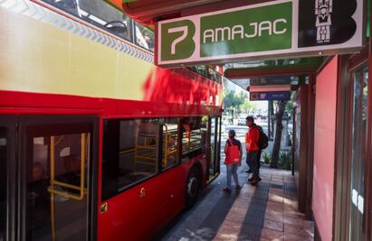 Cambian nombre de estación del Metrobús "Glorieta de Colón" por "Amajac"