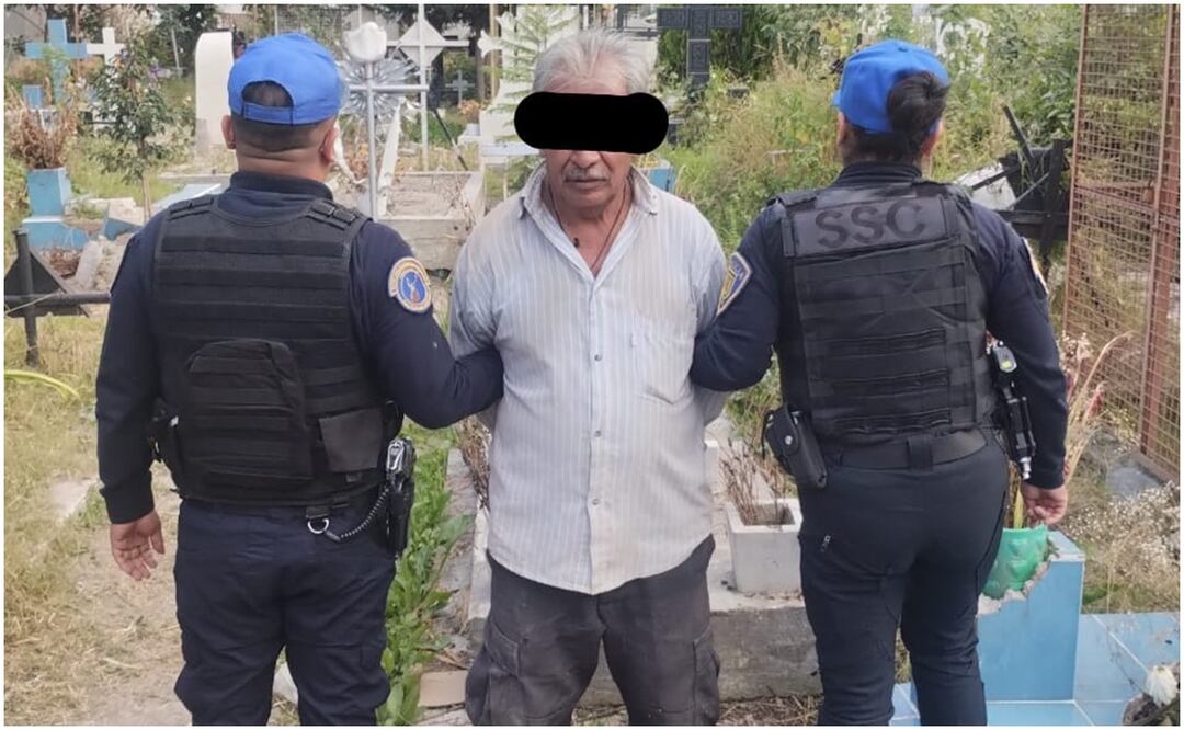 Detienen a hombre que pretendía extraer restos óseos de una tumba del panteón San José, alcaldía Iztacalco (19/10/2024). Foto: Especial