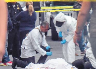 Asesinan a mujer al dejar a su hija en la escuela