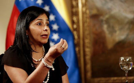 Venezuela enfrentará "agresión" de EU por "vía diplomática", afirma Delcy Rodríguez; sostiene llamada con Lula y Petro
