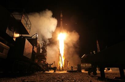 Nave de carga rusa se acopla con éxito a la Estación Espacial Internacional 