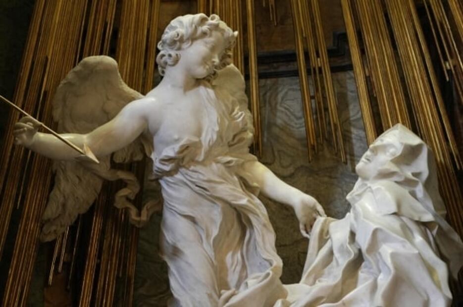 El "Éxtasis de Santa Teresa", de Bernini, recupera su luz dorada
