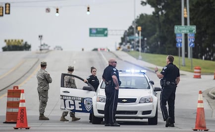 Policías de EU se enfrentan con hombre en ruta de evacuación de "Matthew"