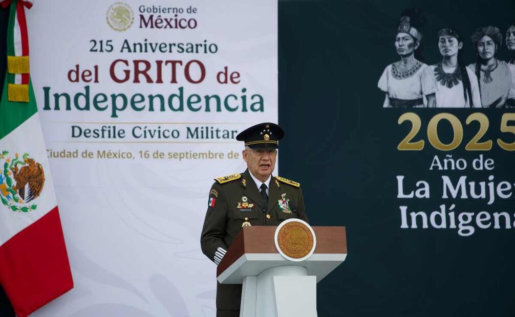 Funcionarios y políticos asistentes al Desfile Cívico Militar de este 16 de septiembre del 2025. Foto: Hugo Salvador / EL UNIVERSAL.