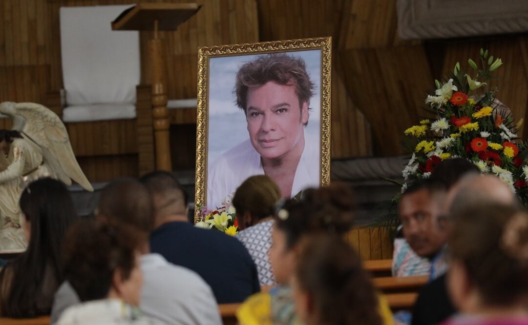 A ocho años de su muerte, sus fans recordaron al llamado "Divo de Juárez". Foto: Especial.