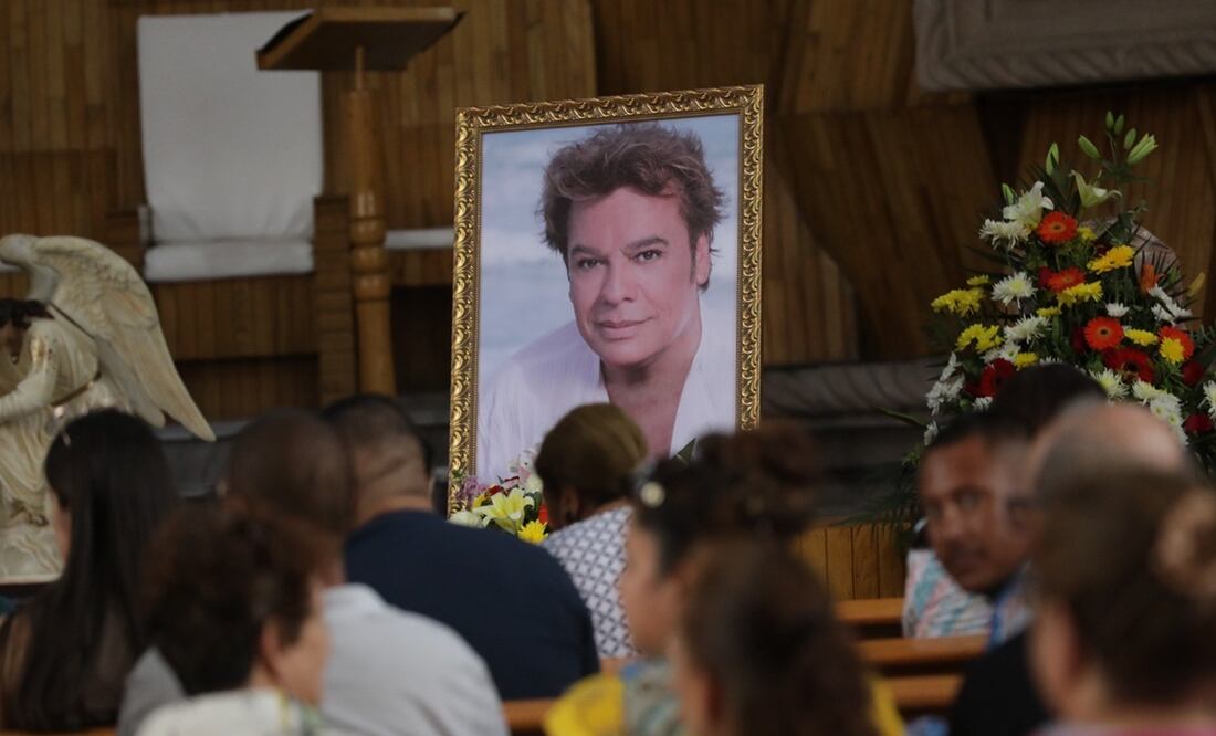 A ocho años de su muerte, sus fans recordaron al llamado "Divo de Juárez". Foto: Especial.