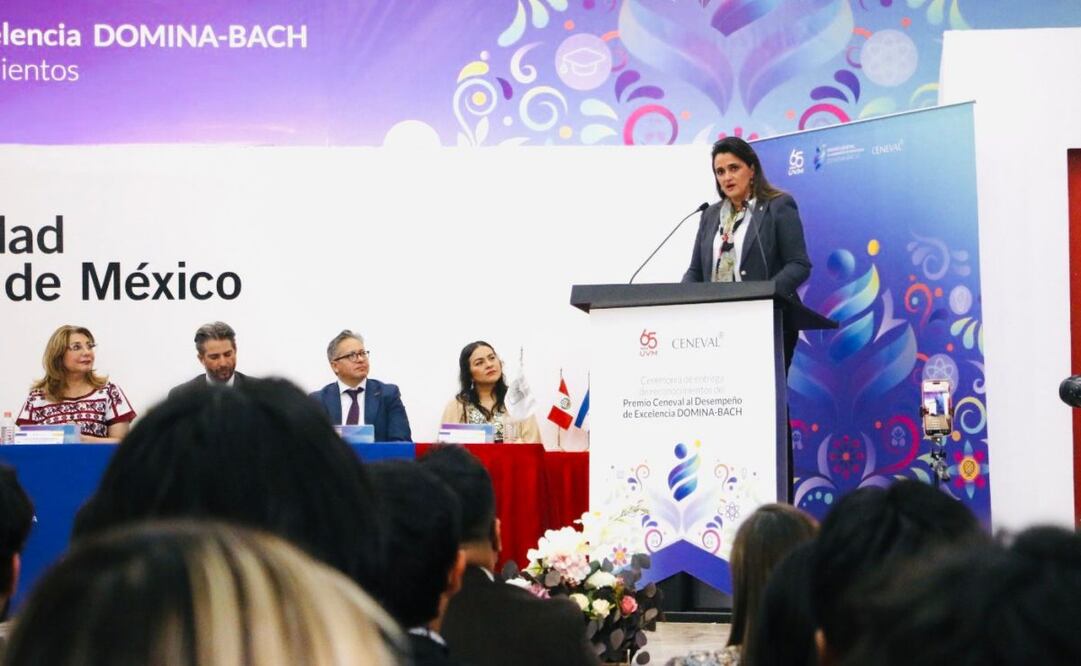 Preside ministra Margarita Ríos Farjat ceremonia nacional del Premio Ceneval DOMINA-BACH 2025. Foto: Especial
