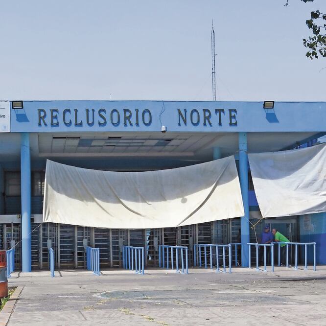 Los tres peores penales, dos de ellos por debajo de la media nacional, son el Reclusorio Preventivo Varonil Norte, con 5.98; el Reclusorio Preventivo Varonil Oriente, con 6.02, y el Centro Femenil de Reinserción Social de Tepepan, con 6.74.IGNACIO RAMÍREZ