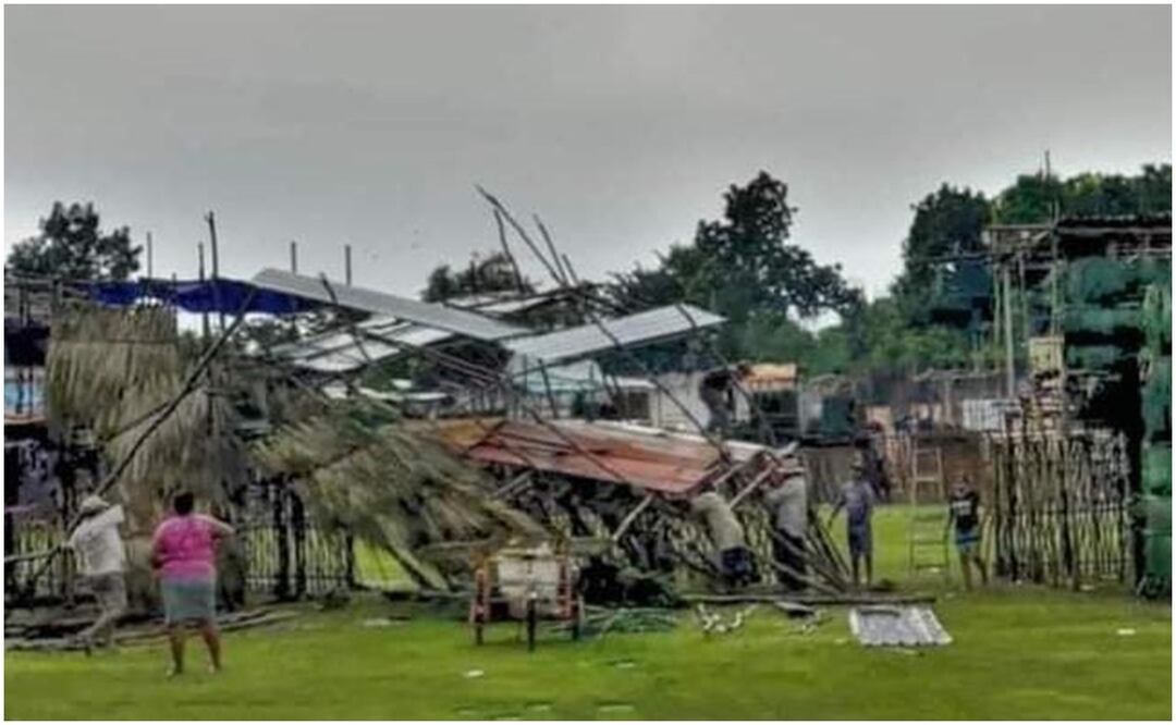 Colapsa coso taurino en Yaxcabá, Yucatán este 2 de octubre de 2024. Foto: Especial