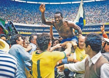 De limpiabotas a único jugador del mundo en ganar 3 Mundiales, así fue la vida de Pelé