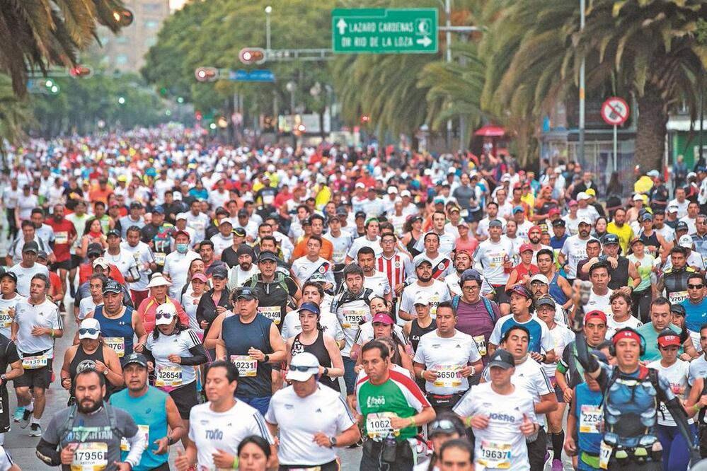 Corredores nacionales e internacionales toman parte de la carrera más importante de la capital mexicana. Foto/ARCHIVO. EL UNIVERSAL