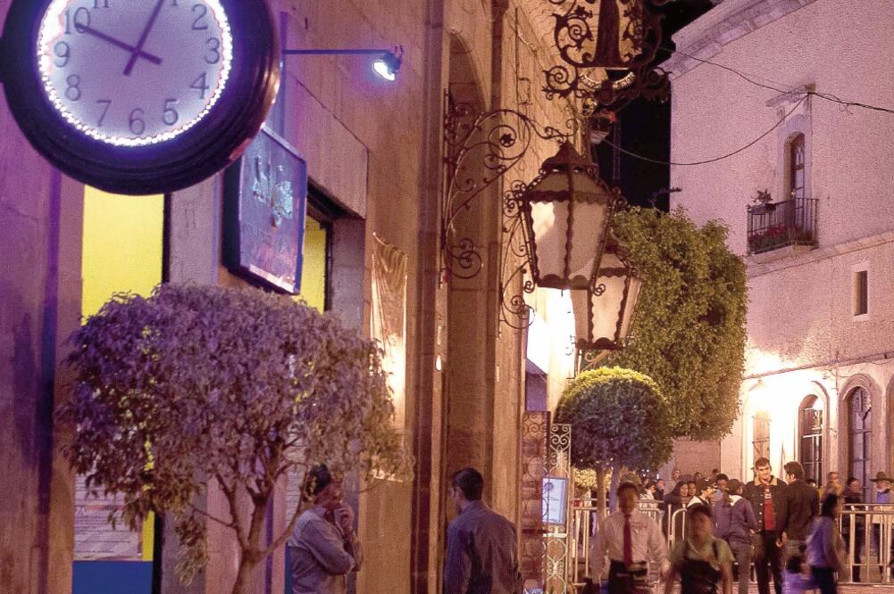 A la baja. Los usuarios del servicio eléctrico ahorraron 32 pesos con el horario de verano; en 2016 fueron $38.55.