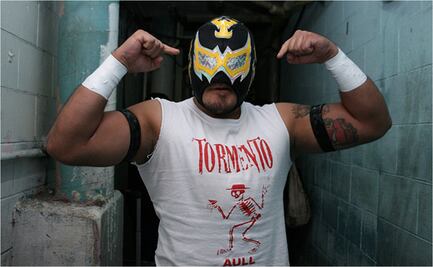 El luchador Tormento enfrenta la batalla para vencer al Covid-19