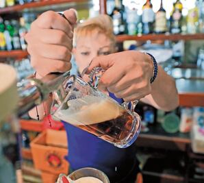 Se encarece cerveza, pero el consumo se mantiene