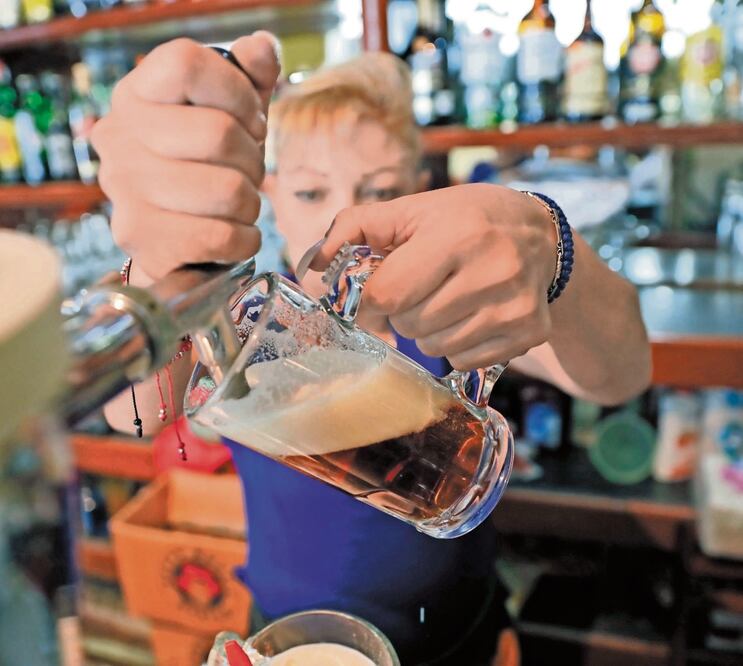 Kantar detalló que el principal motivo de consumo de cerveza es por indulgencia y ha ido creciendo en los últimos tres años. Foto: Archivo El Universal