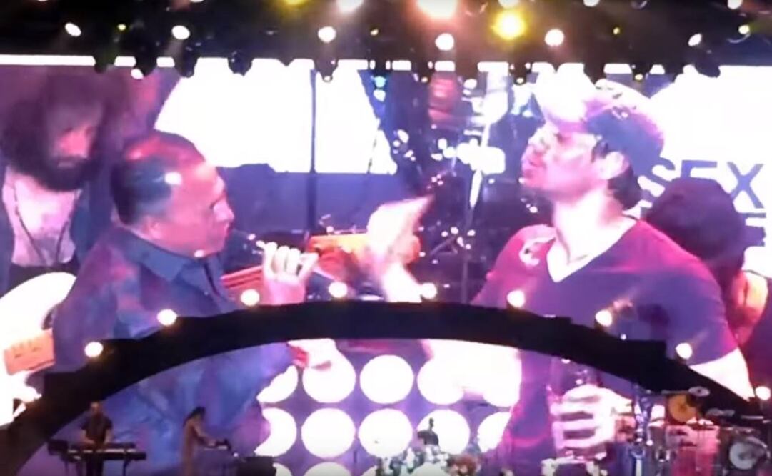 Acusan a Enrique Iglesias de estar borracho en concierto