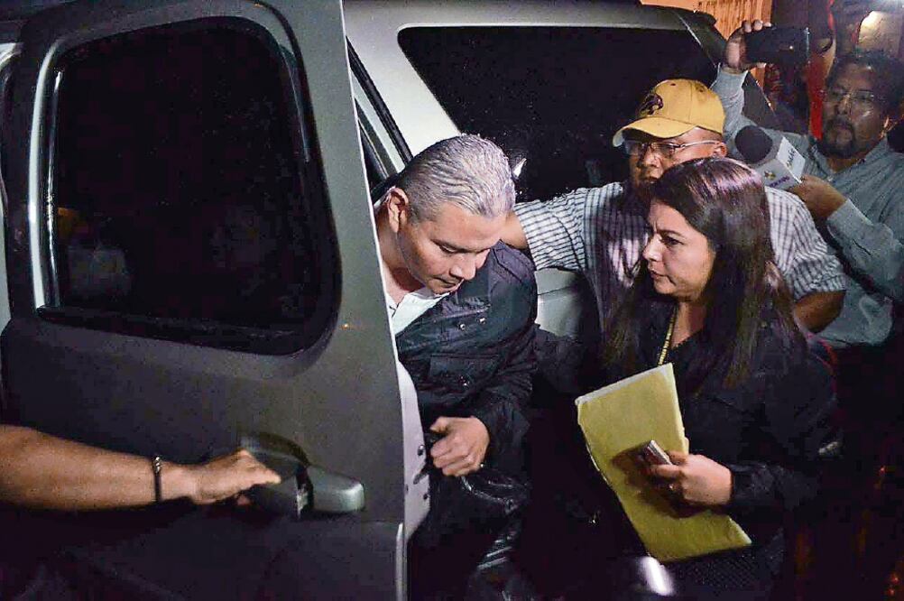 Mauricio Audirac, ex secretario de Finanzas del gobierno de Javier Duarte, fue detenido en la ciudad de Puebla y trasladado al penal de Pacho Viejo (MIGUEL ÁNGEL CARMONA. EL UNIVERSAL)