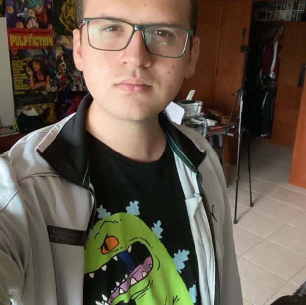 Profesor y alumno apuestan calificación en reta de videojuegos